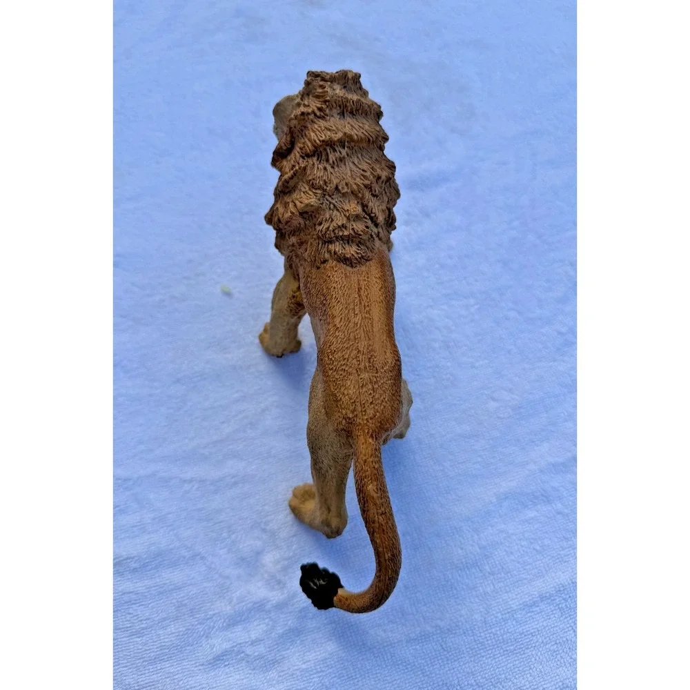 Safari Ltd Male Lion Figure Wildlife Animal Toy Figurine Realistic Big Cat